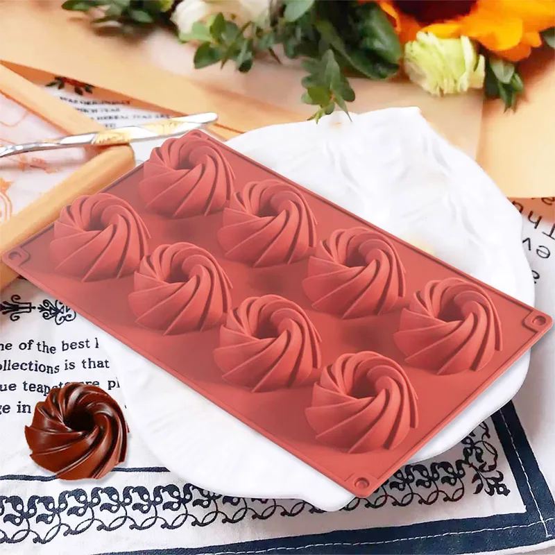 8-Cavity Swirl Cake Mold